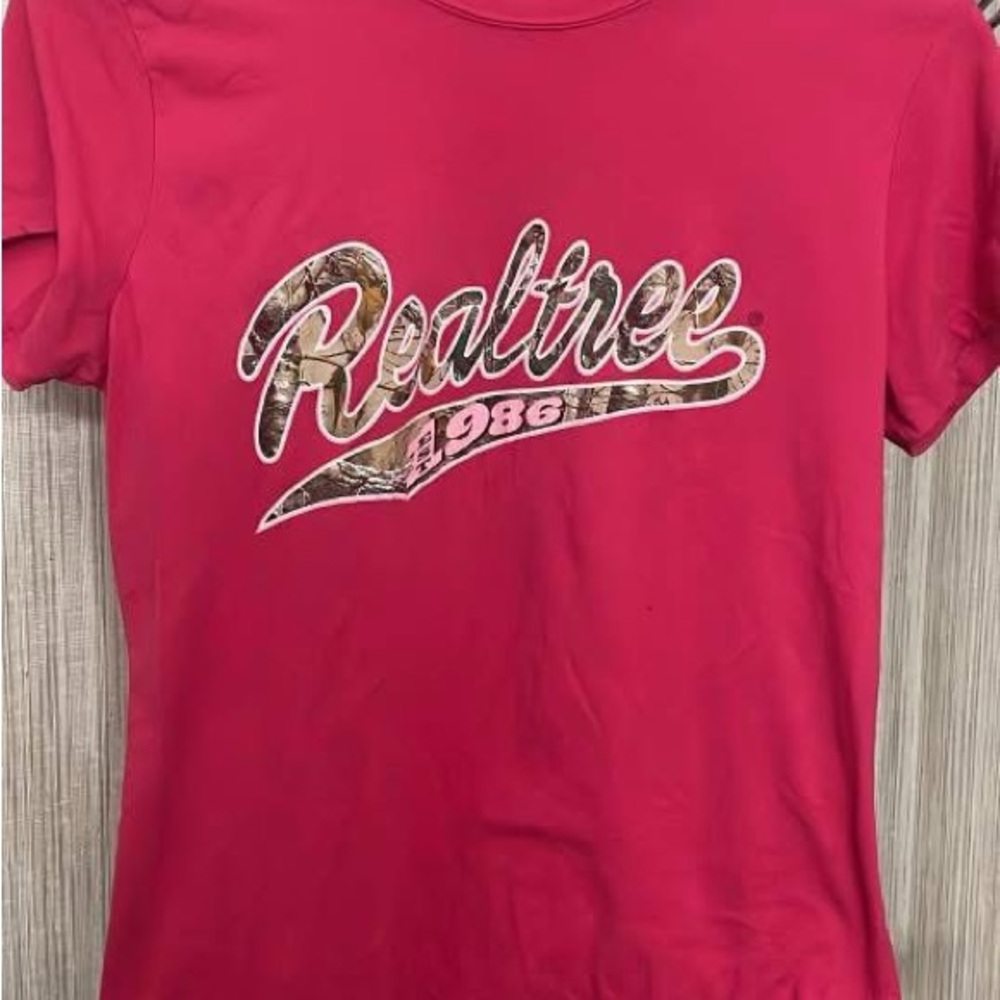 Realtree Bold Pink Tee with Graphic Logo